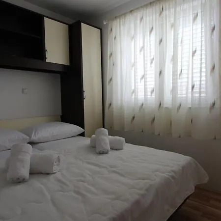 Jela Gostinjska kuća Sveti Vid-Miholjice