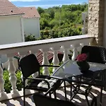 Jela Sveti Vid-Miholjice