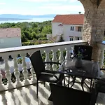 Jela Πανσιόν