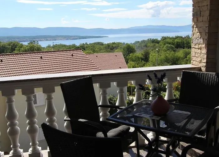 Jela Guest house 3*